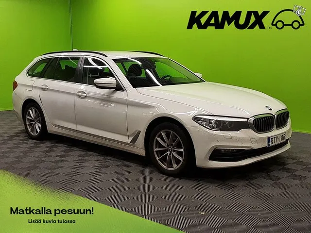 BMW 520 G31 Touring 520d A xDrive Business Comfort / Adapt. Vakkari / BMW Display Key / Ratinlämmitin / / Image 1